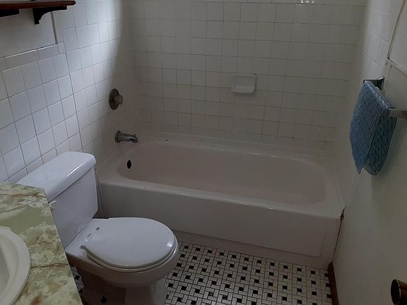 3rd image of 1207 E Ash St #B