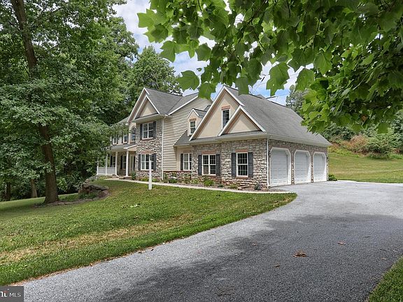 2nd image of 304 Iron Valley Dr