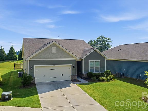 2nd image of 1011 Yearden Ln