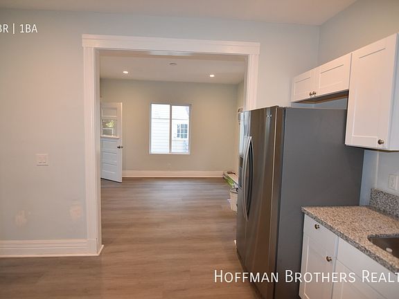 3rd image of 1334 S Catalina St #1