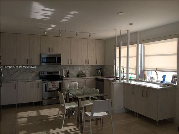 5th image of 1408 Brickell Bay Dr APT 709