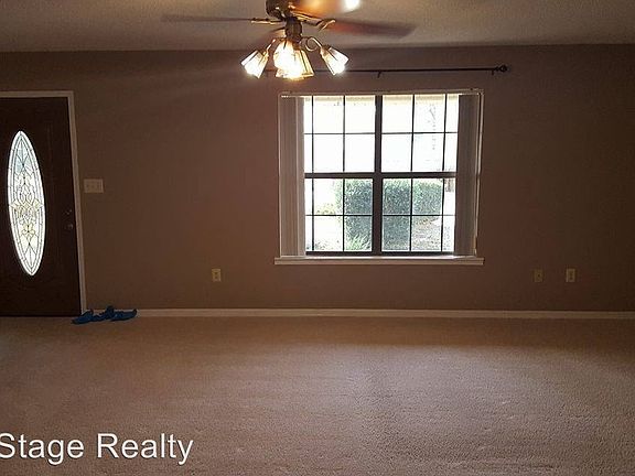 2nd image of 105 Dogwood Ln