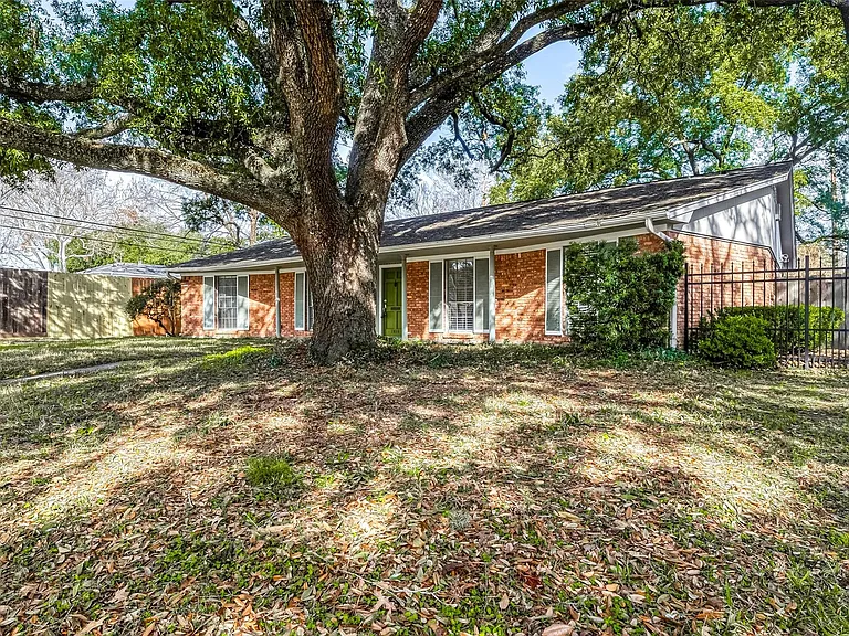 7810 Locke Ln — Photo 37