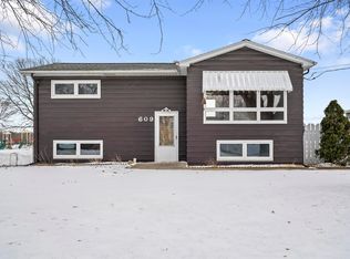 609 Belle St, Waterloo, IA 50702