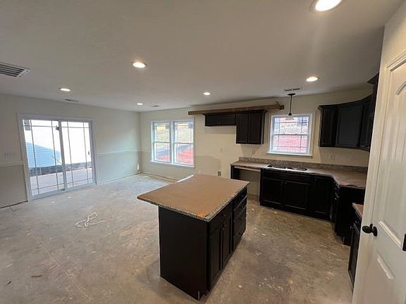 4th image of 138 James Shands Ln