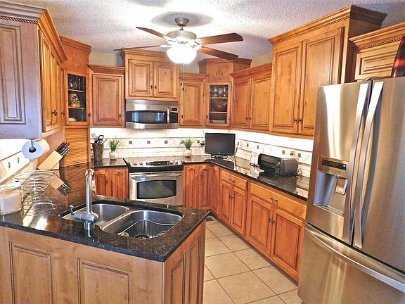 3rd image of 5924 Rainbow Springs Dr #146