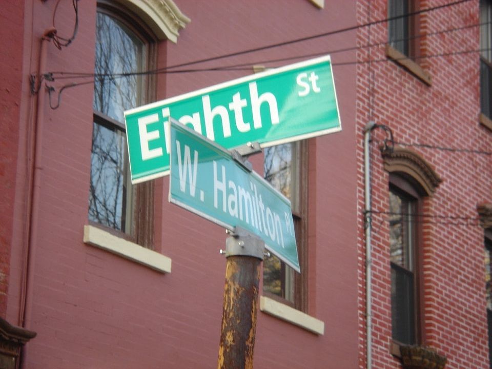 Corner with entrance to Hamilton Park