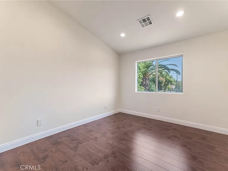 18808 Lull St — Photo 27