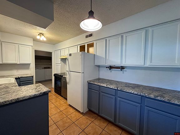2nd image of 340 Bayless Ct