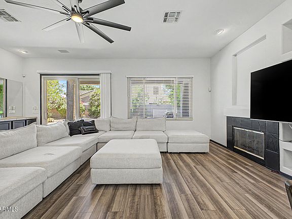 4th image of 2483 E DETROIT Court