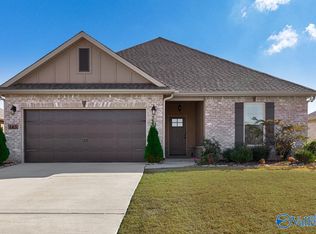 145 Elledge Farm Dr, Hazel Green, AL 35750