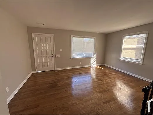 5062 Erwin St — Photo 5