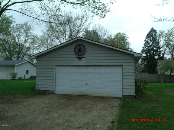 2nd image of 120 E Douglas St