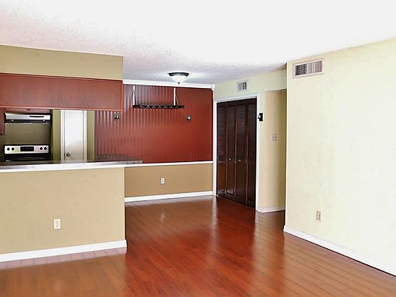 4th image of 2120 El Paseo St APT 503