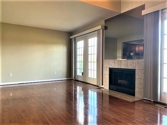 4th image of 43943 Stoney Ln