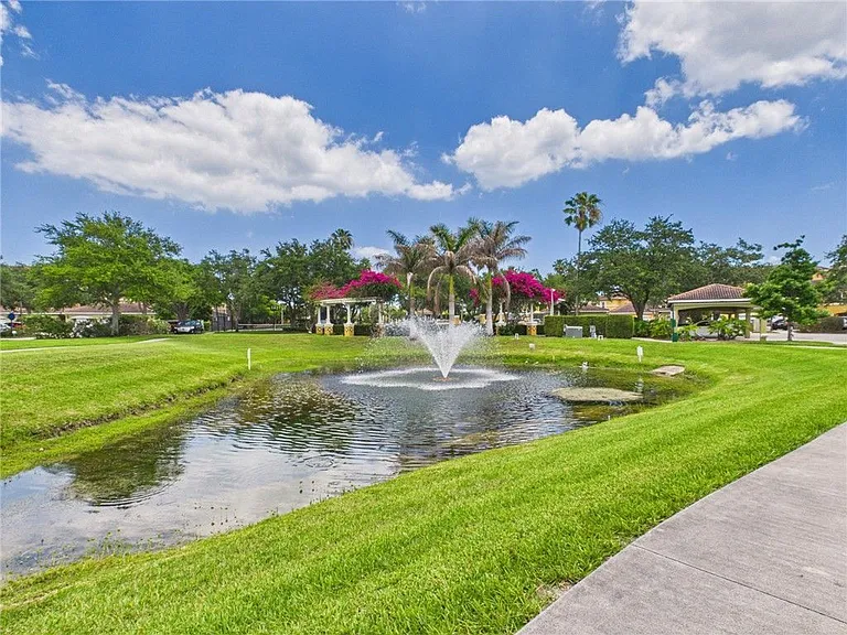 5060 Fairways Cir #F303 — Photo 16