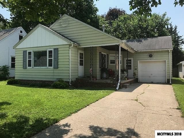 1st image of 919 16th St NE