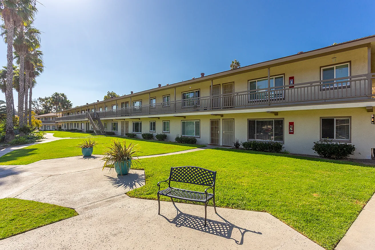 Stoneybrook Apartments — Photo 2