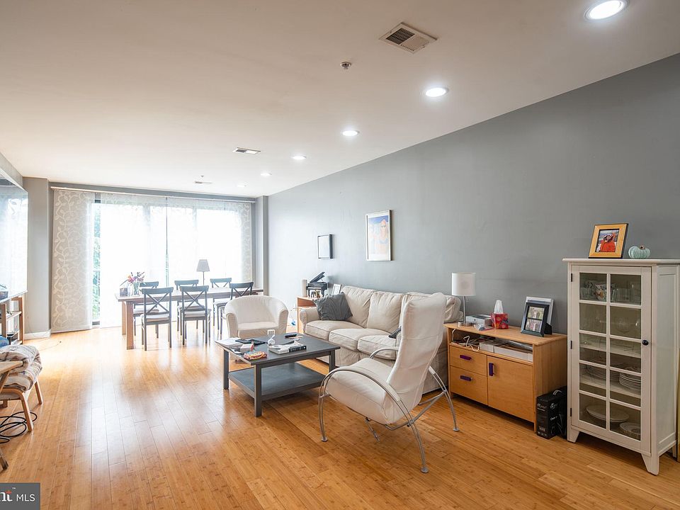 1st image of 934-50 N 3rd St #407