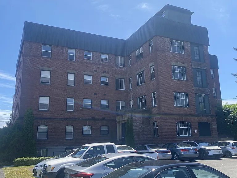 311 North Broadway Street — Photo 17