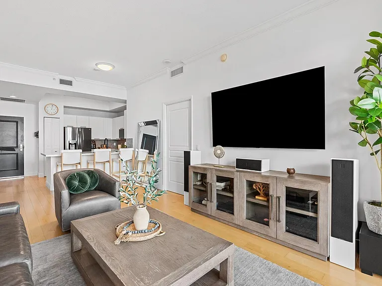 350 SE 2nd St #2960 — Photo 8