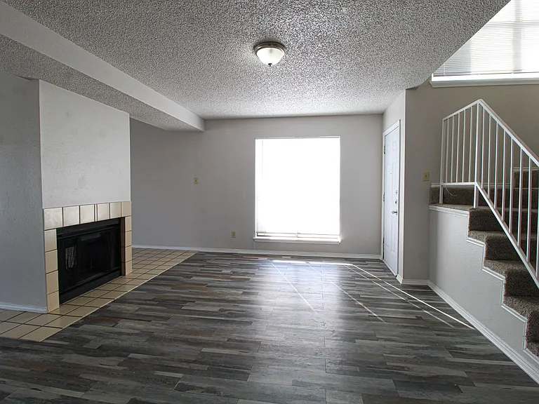 3815 Bremen Ave — Photo 7