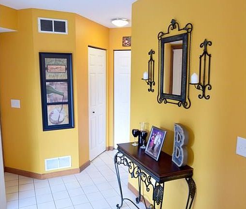 4th image of 209 S Aspen Ct Unit 6