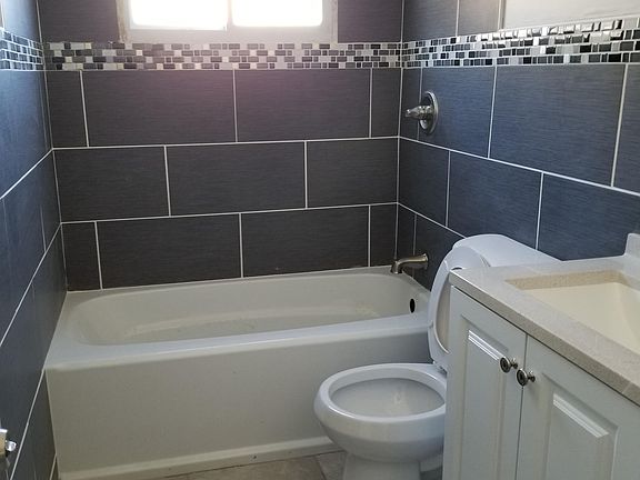 4th image of 200 Hilltop Dr