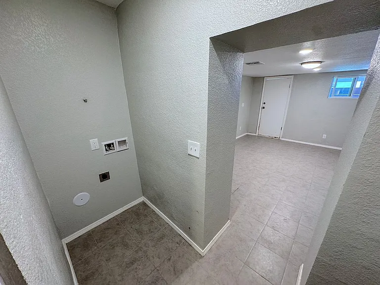 231 Francis St — Photo 33