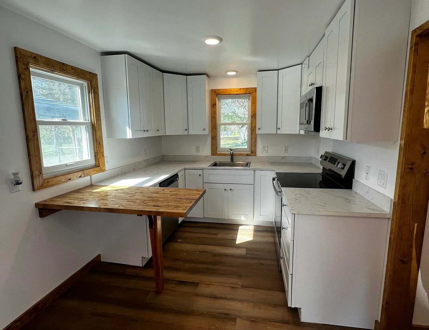 4 bed, 1.5 bath, 1600 sqft, $2,100 — Photo 3