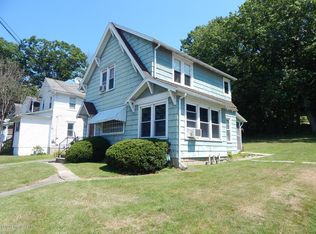 1027 Lower Demunds Rd, Dallas, PA 18612