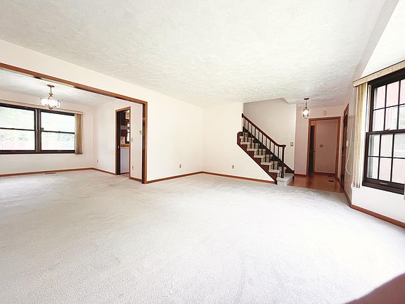 4th image of 3226 Stonewood Dr