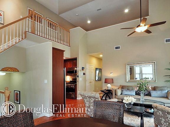 5th image of 373 Summer Ct