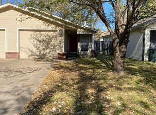 718 W Van Gogh Pl, Fayetteville, AR 72703