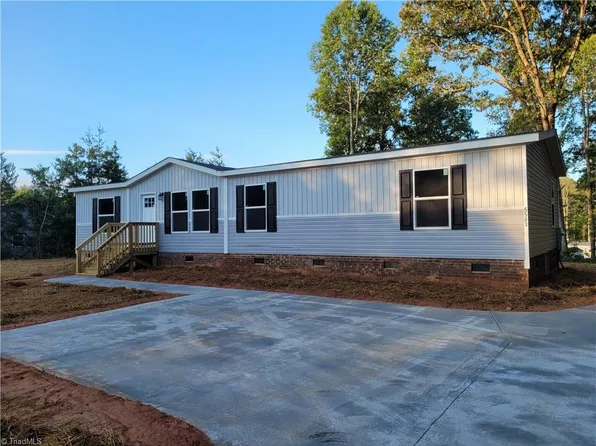 5583 Old Greensboro Rd, Randleman, NC 27317