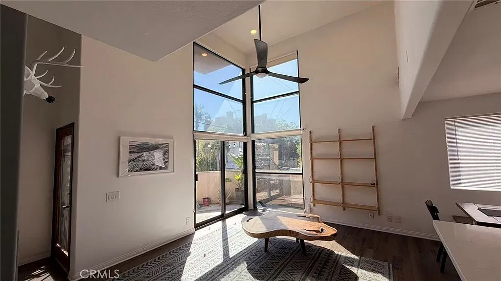 2 bed, 2.5 bath, 1236 sqft, $5,900 — Photo 3