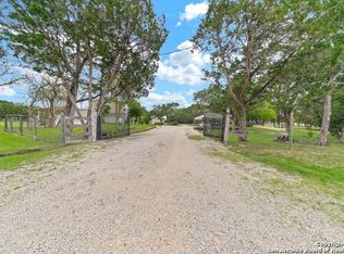 131 Oak Valley Dr, Lakehills, TX 78063
