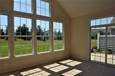5th image of 514 Hyannis Port Cir