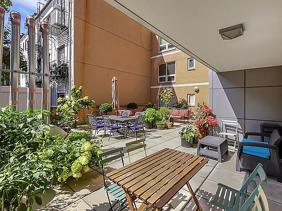2nd image of 302 2nd St #6FF