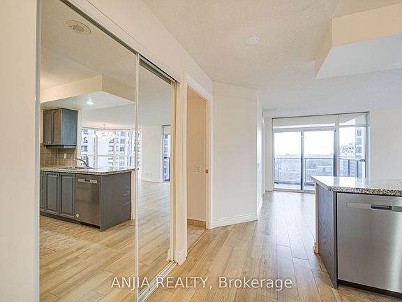 4th image of 10 Northtown Way #1811