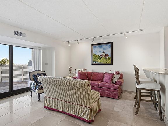 5th image of 2700 Atlantic Ave APT 209