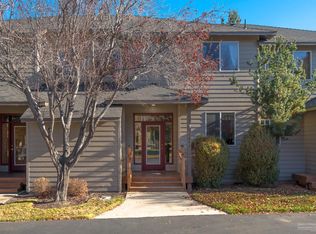 1052 Golden Pheasant Dr, Redmond, OR 97756