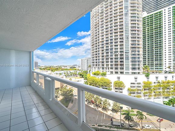 3rd image of 1717 N Bayshore Dr #A-1649