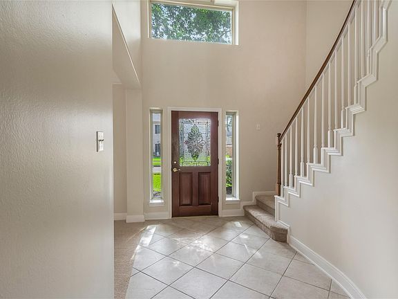 5th image of 16410 Avenplace Rd