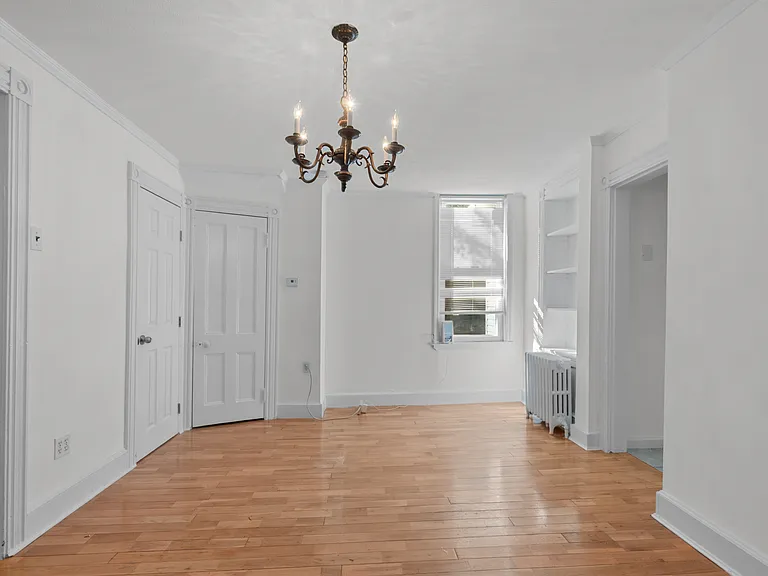637 36th St #1 — Photo 7