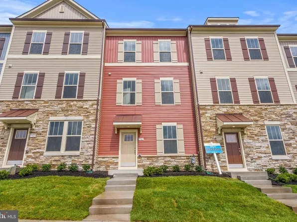 5907 Garden Walk Dr, Frederick, MD 21703