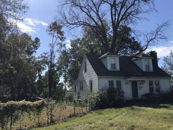 2nd image of 10418 Oak Ave
