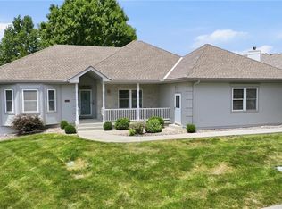 2910 S Swope Dr, Independence, MO 64057