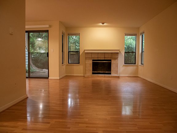 2nd image of 15932 NE 42nd Ct
