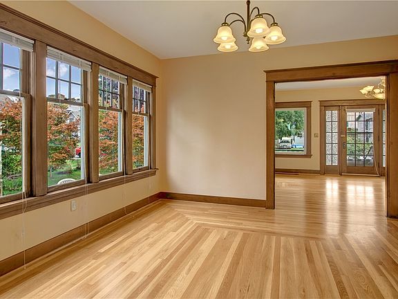 5th image of 3320 Hoyt Ave